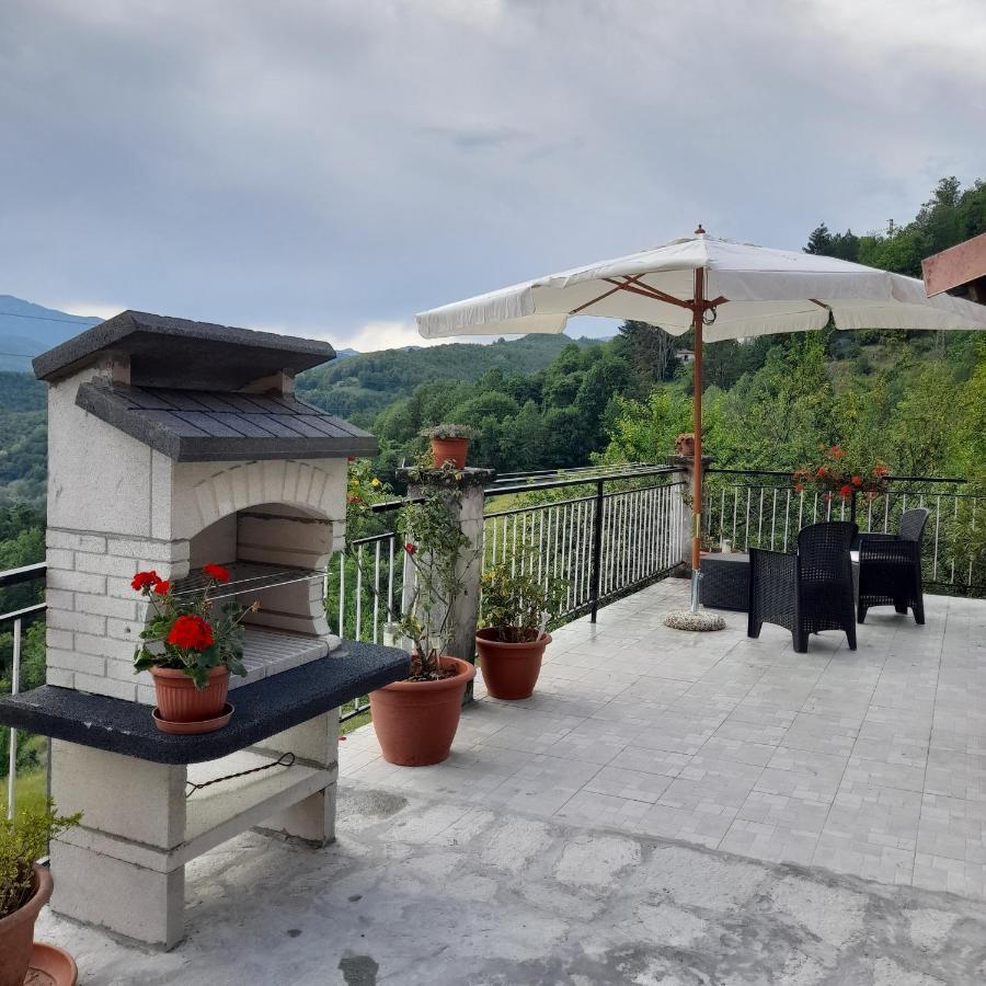 فيلا فاريسى ليجورفي Agriturismo Merlotta المظهر الخارجي الصورة