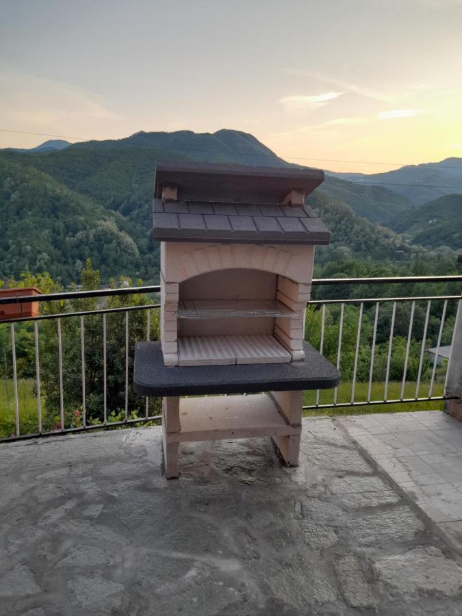 فيلا فاريسى ليجورفي Agriturismo Merlotta المظهر الخارجي الصورة