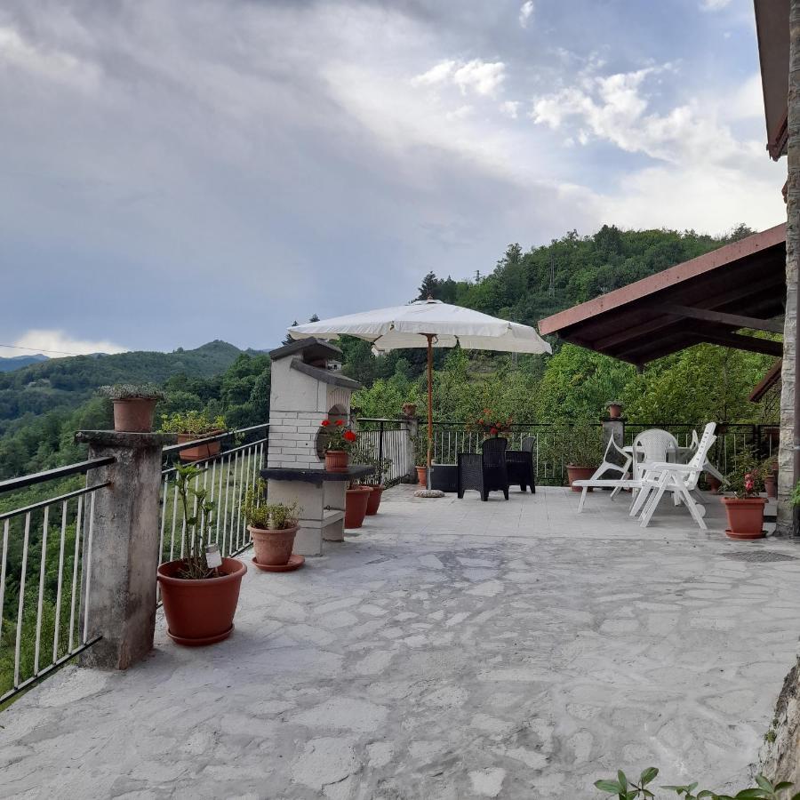 فيلا فاريسى ليجورفي Agriturismo Merlotta المظهر الخارجي الصورة
