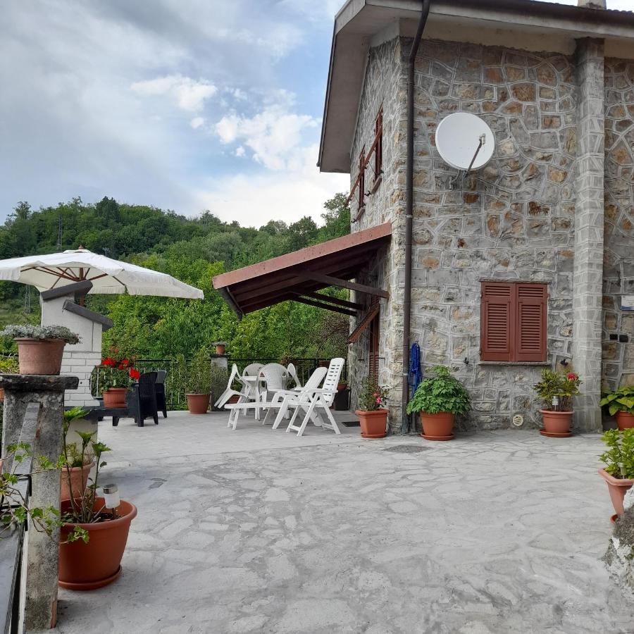 فيلا فاريسى ليجورفي Agriturismo Merlotta المظهر الخارجي الصورة