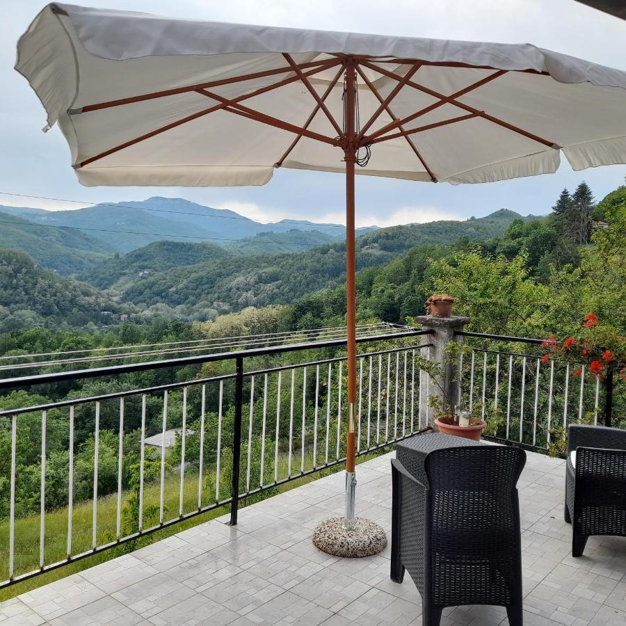 فيلا فاريسى ليجورفي Agriturismo Merlotta المظهر الخارجي الصورة