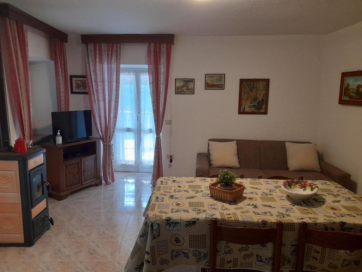 فيلا فاريسى ليجورفي Agriturismo Merlotta المظهر الخارجي الصورة